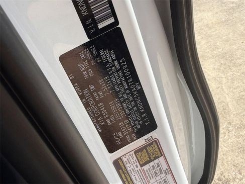 New 2026 Kia Carnival EX image 34