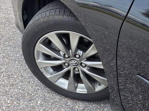 Used 2017 Toyota Camry XSE FWD image 31