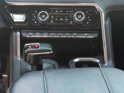 Used 2024 GMC Sierra 1500 Denali AWD/4WD image 17