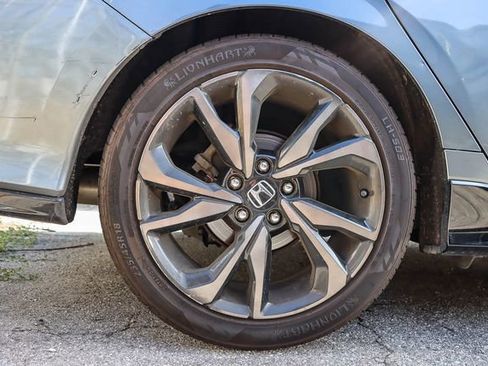 Used 2018 Honda Civic Sport image 9