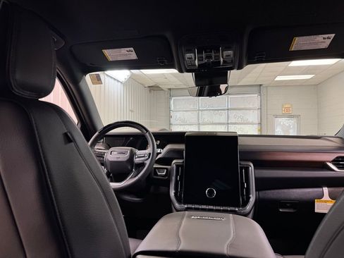 New 2026 GMC Yukon XL Denali w/ Advanced Technology Package image 22