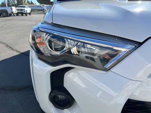 Used 2023 Toyota 4Runner TRD Off-Road Premium image 10