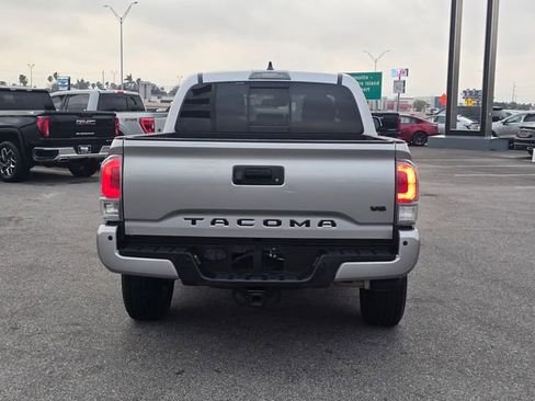 Used 2021 Toyota Tacoma TRD Sport w/ Technology Package image 10