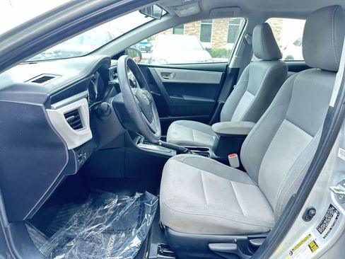 Used 2015 Toyota Corolla LE FWD image 13