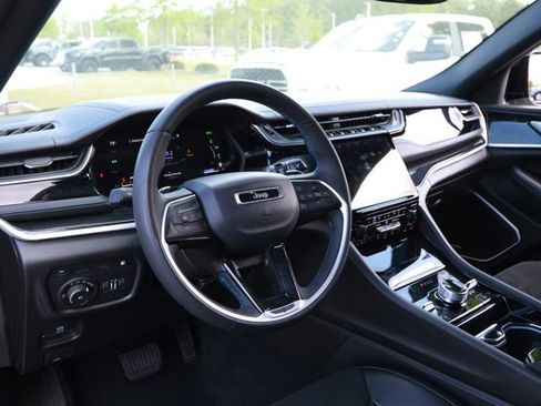 Used 2022 Jeep Grand Cherokee Trailhawk image 33