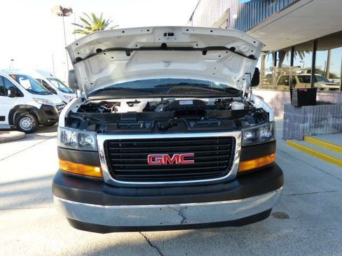 Used 2023 GMC Savana 2500 w/ Driver Convenience Package image 8
