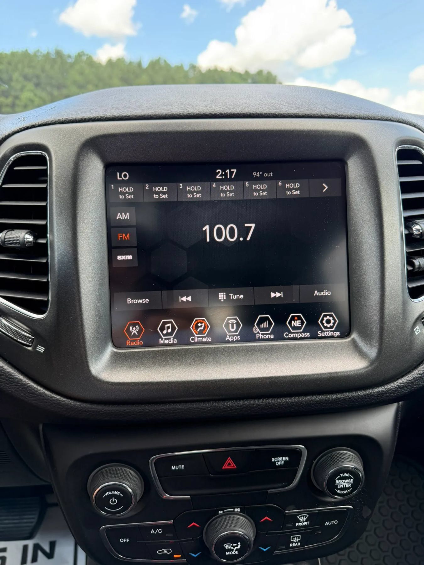 Used 2018 Jeep Compass Trailhawk w/ Popular Equipment Group AWD/4WD image 14