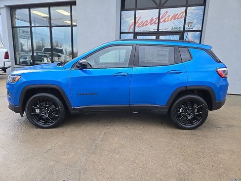 New 2026 Jeep Compass Latitude image 5
