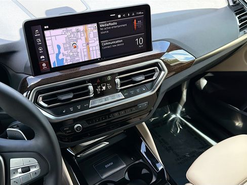 Used 2025 BMW X4 xDrive30i AWD/4WD image 31