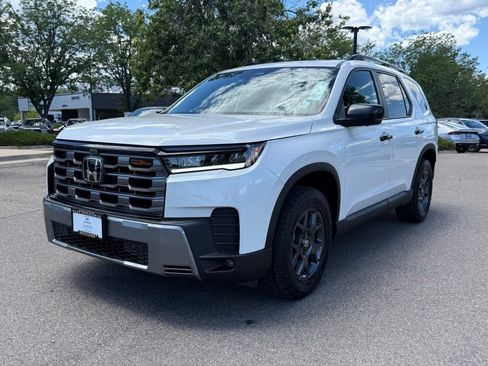 Certified 2026 Honda Pilot TrailSport image 8
