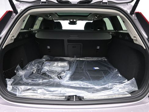 New 2026 Volvo V60 B5 Cross Country Plus w/ Climate Package AWD/4WD image 25