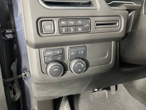 Certified 2022 Chevrolet Tahoe Z71 w/ Luxury Package AWD/4WD image 33