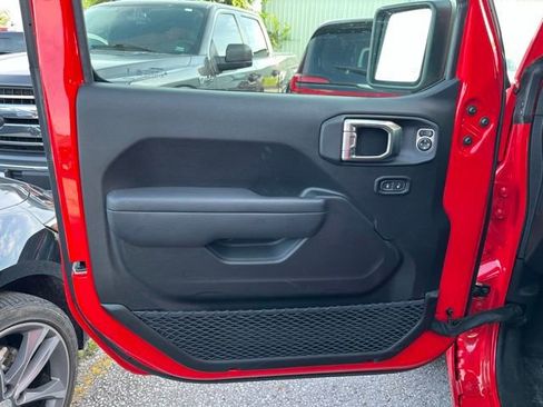 Used 2026 Jeep Wrangler Unlimited Sport AWD/4WD image 14