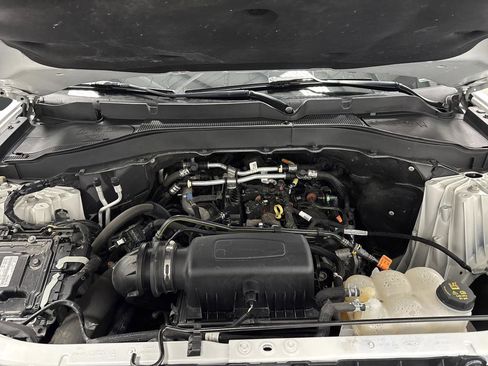 Used 2023 Ford Explorer XLT image 37