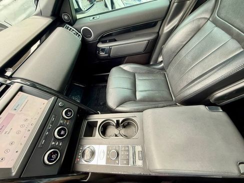 Used 2018 Land Rover Discovery SE AWD/4WD image 26