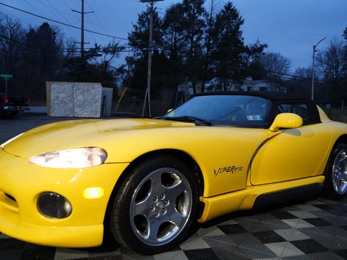 Used 1994 Dodge Viper RT/10 image 12