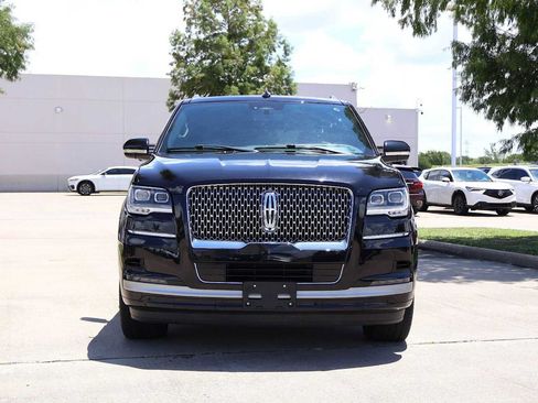 Used 2024 Lincoln Navigator Reserve AWD/4WD image 6