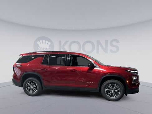 New 2026 Chevrolet Traverse LT w/ Enhanced Driving Package image 17