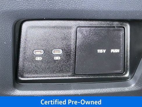 Used 2025 Volkswagen Atlas Cross Sport SE FWD image 17