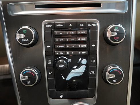 Used 2014 Volvo XC60 T6 image 8