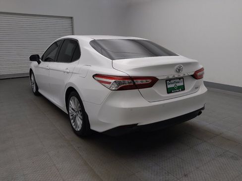 Used 2018 Toyota Camry XLE FWD image 5