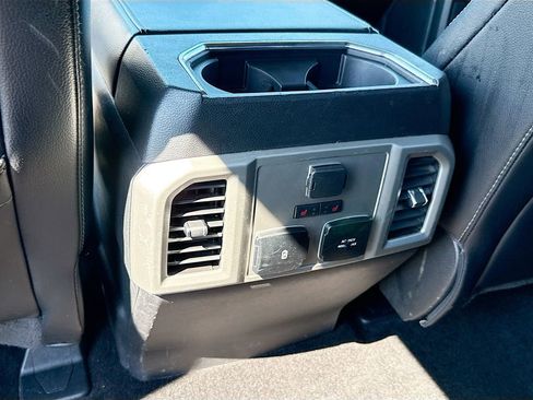 Used 2018 Ford F150 Lariat w/ Equipment Group 502A Luxury image 28