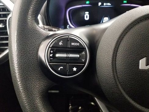 Used 2023 Kia Soul LX w/ LX Technology Package FWD image 4