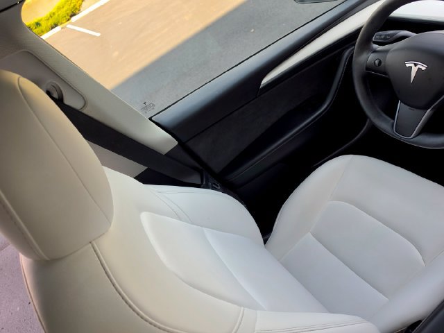 Used 2022 Tesla Model Y Performance AWD/4WD image 35