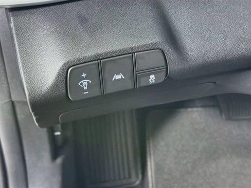 Used 2023 Hyundai Elantra Limited FWD image 15