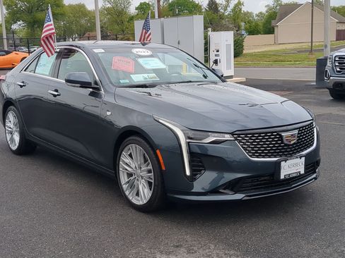 Used 2022 Cadillac CT4 Premium Luxury image 2