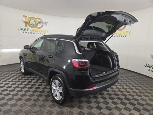 Certified 2022 Jeep Compass Latitude w/ Sun and Sound Group AWD/4WD image 30