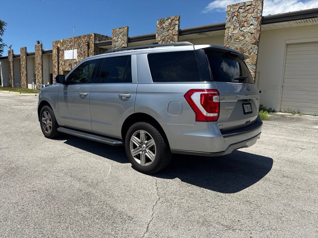 Used 2020 Ford Expedition XLT w/ Equipment Group 202A RWD image 4