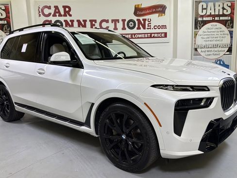 Used 2023 BMW X7 xDrive40i w/ M Sport Package AWD/4WD image 10