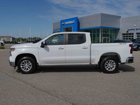 Used 2022 Chevrolet Silverado 1500 LT AWD/4WD image 10