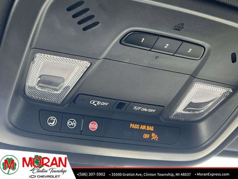 Certified 2023 Chevrolet Traverse LT FWD image 28