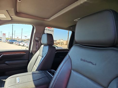 Used 2025 GMC Sierra 3500 Denali w/ Denali Reserve Package image 11