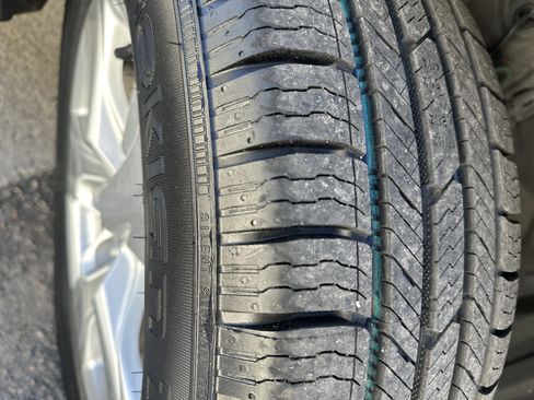 Used 2021 Toyota RAV4 XLE image 8