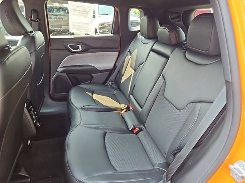 Certified 2026 Jeep Compass Latitude AWD/4WD image 14