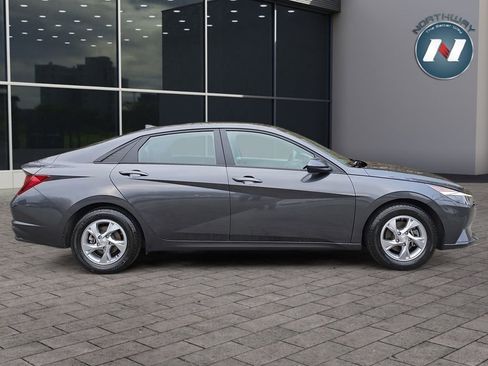 Used 2021 Hyundai Elantra SE FWD image 6