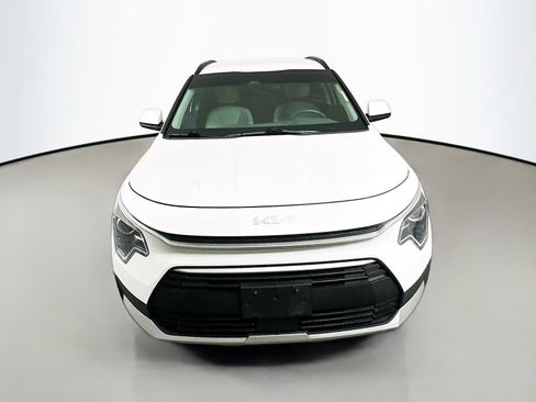 Used 2023 Kia Niro EX FWD image 2