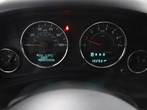 Used 2017 Jeep Wrangler Unlimited Sahara w/ Connectivity Group image 15