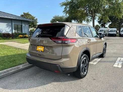 Used 2025 Nissan Rogue SV AWD/4WD image 7