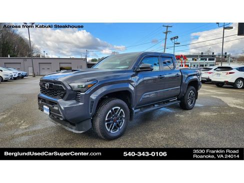 Used 2024 Toyota Tacoma TRD Sport image 8