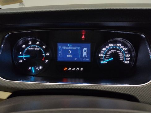 Used 2016 Ford Taurus SE FWD image 23