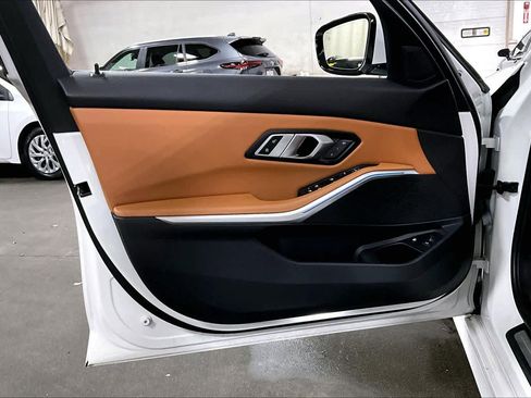 Used 2022 BMW 330e xDrive w/ Premium Package image 21