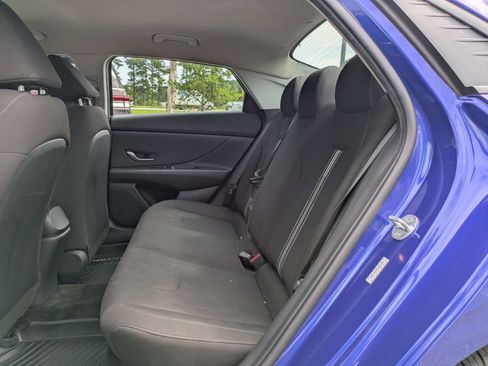 Used 2022 Hyundai Elantra SEL w/ Convenience Package FWD image 8