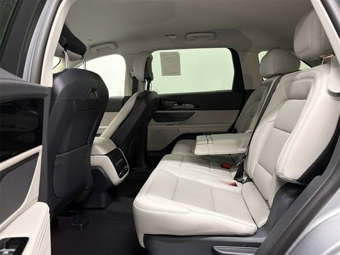 New 2026 Lincoln Nautilus Premier image 18