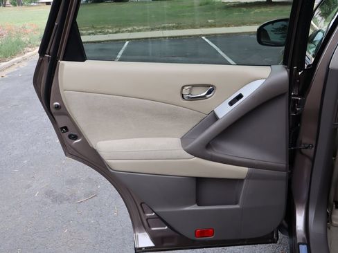 Used 2012 Nissan Murano SV AWD/4WD image 24