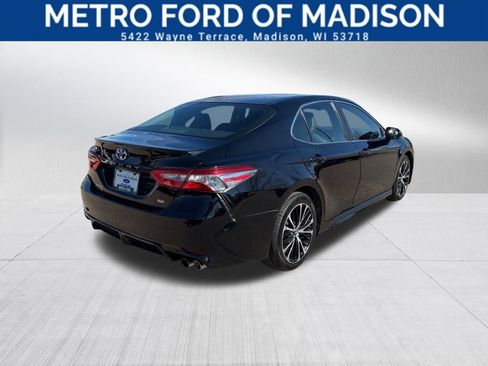Used 2018 Toyota Camry SE w/ Moonroof Package image 8