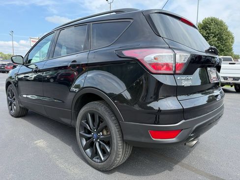 Used 2017 Ford Escape SE w/ SE Sport Appearance Package AWD/4WD image 7